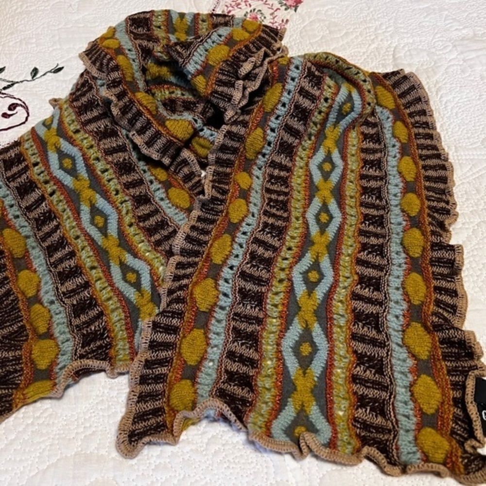 WOMAN WARM WINTER BEAUTIFUL TEXTURE DESIGN COLOURFUL RUFFLE SCARF MADE I…